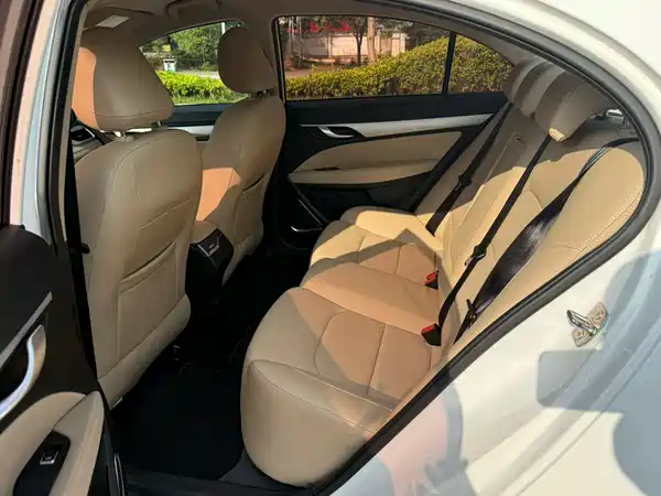 Geely Emgrand 2018