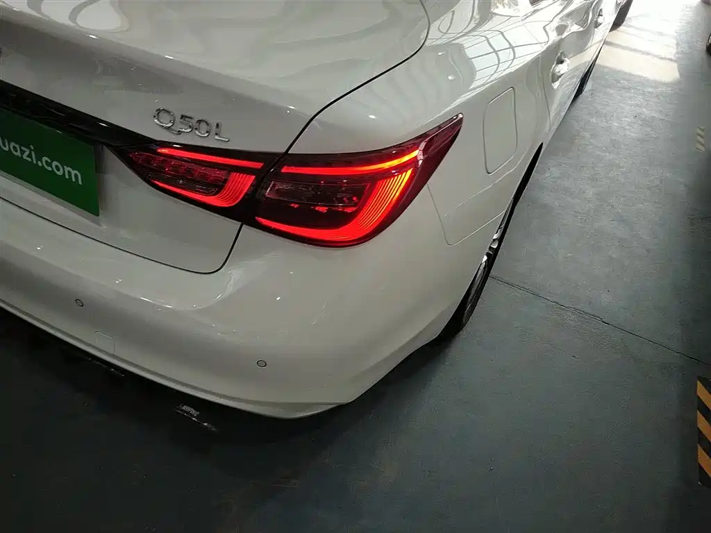 Infiniti Q50L 2022 — фото 24