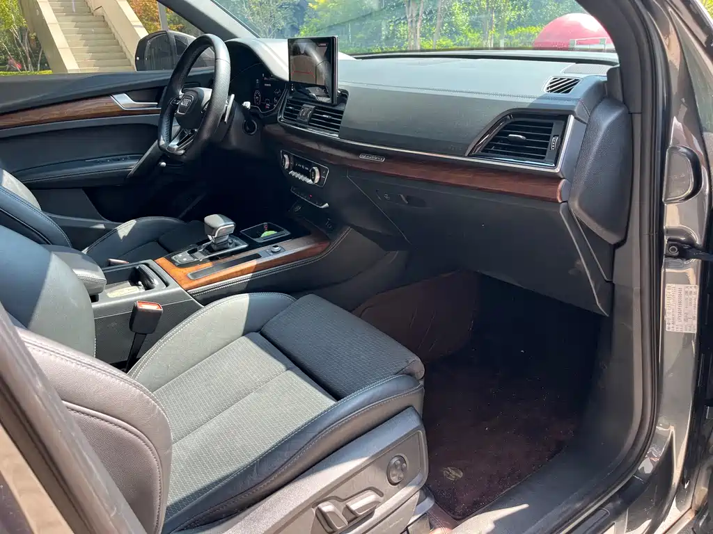 Audi Q5L Sportback 2022 — фото 10