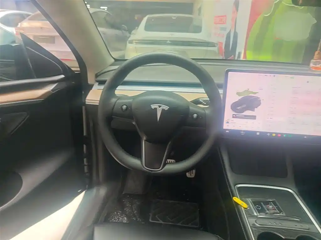 Tesla Model Y 2022 — фото 10