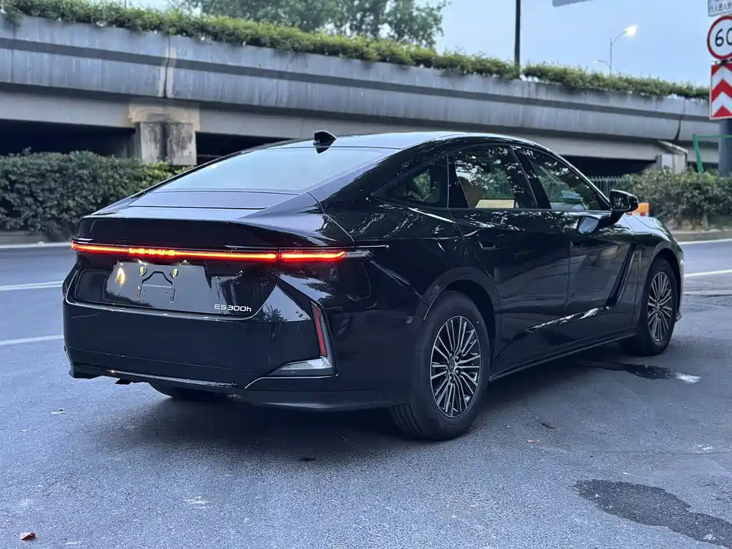 Lexus ES 2026 — фото 4