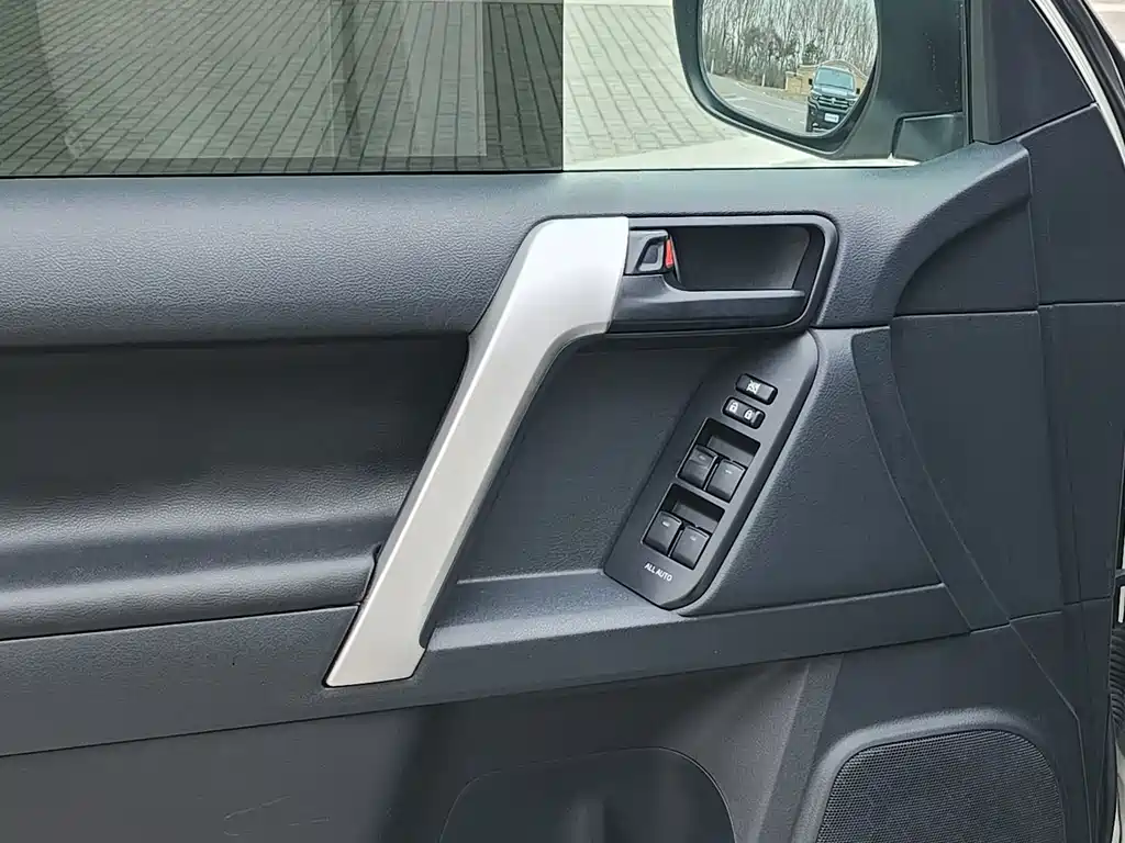 Toyota Prado 2017 — фото 14
