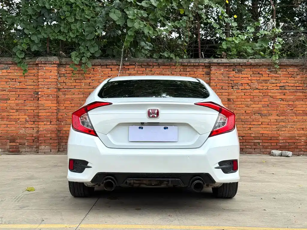 Honda Civic 2017 — фото 8