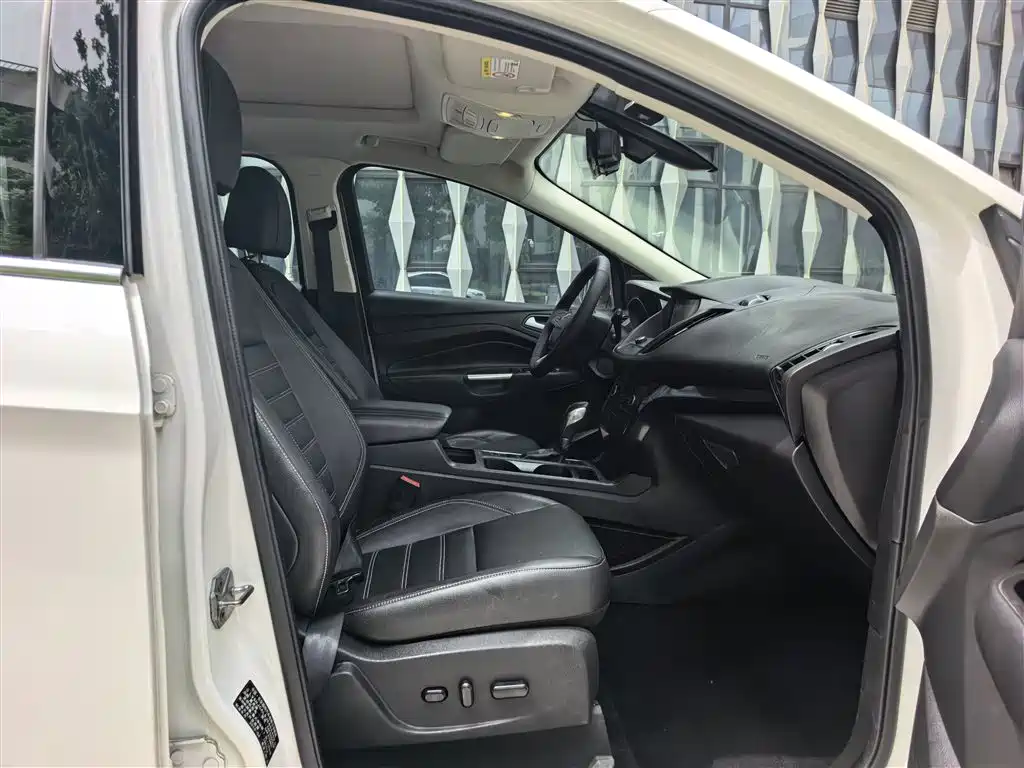 Ford Kuga 2018 — фото 16