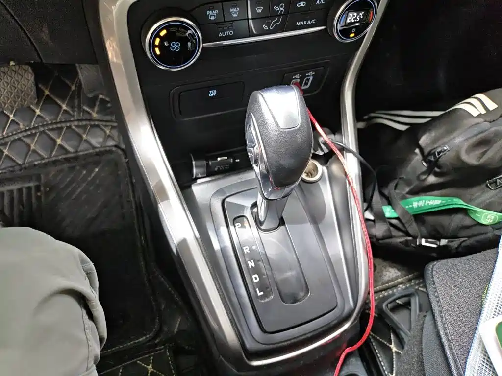 Ford Ecosport 2018 — фото 10