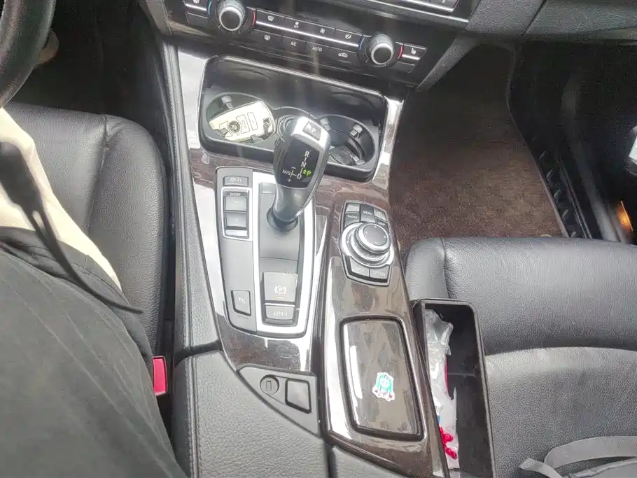 BMW 5 Series 2013 — фото 16