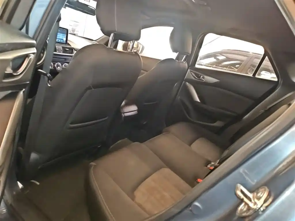 Mazda CX-4 2018 — фото 17