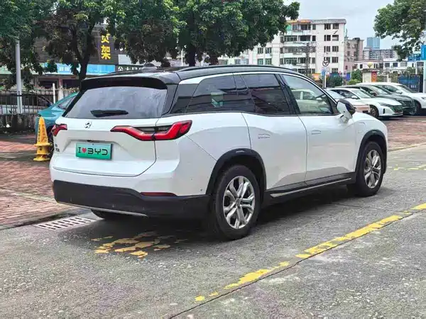 NIO ES8 2019