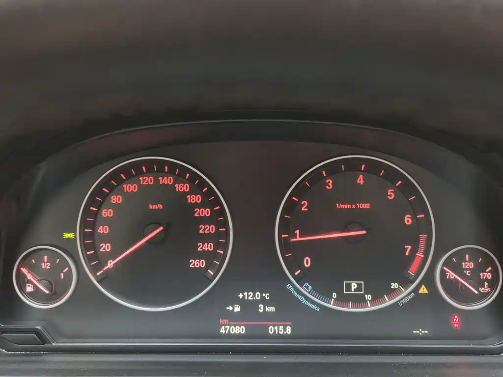 BMW 5 Series 2015 — фото 17