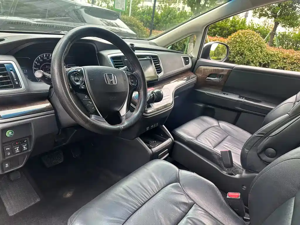 Honda Odyssey 2015 — фото 9