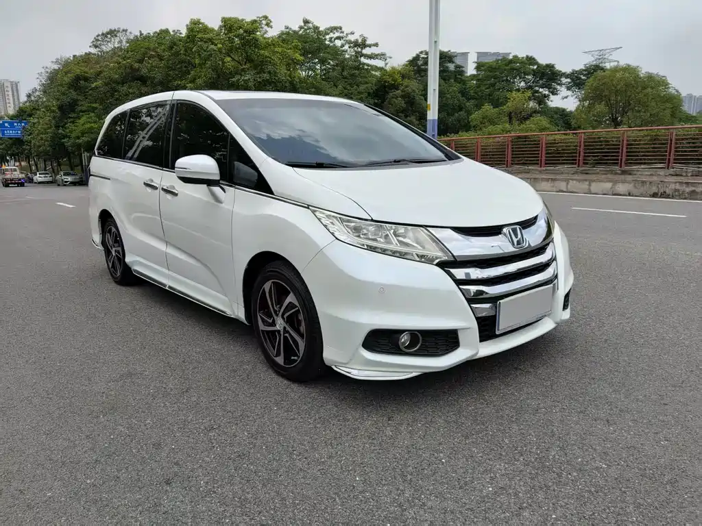 Honda Odyssey 2015 — фото 3