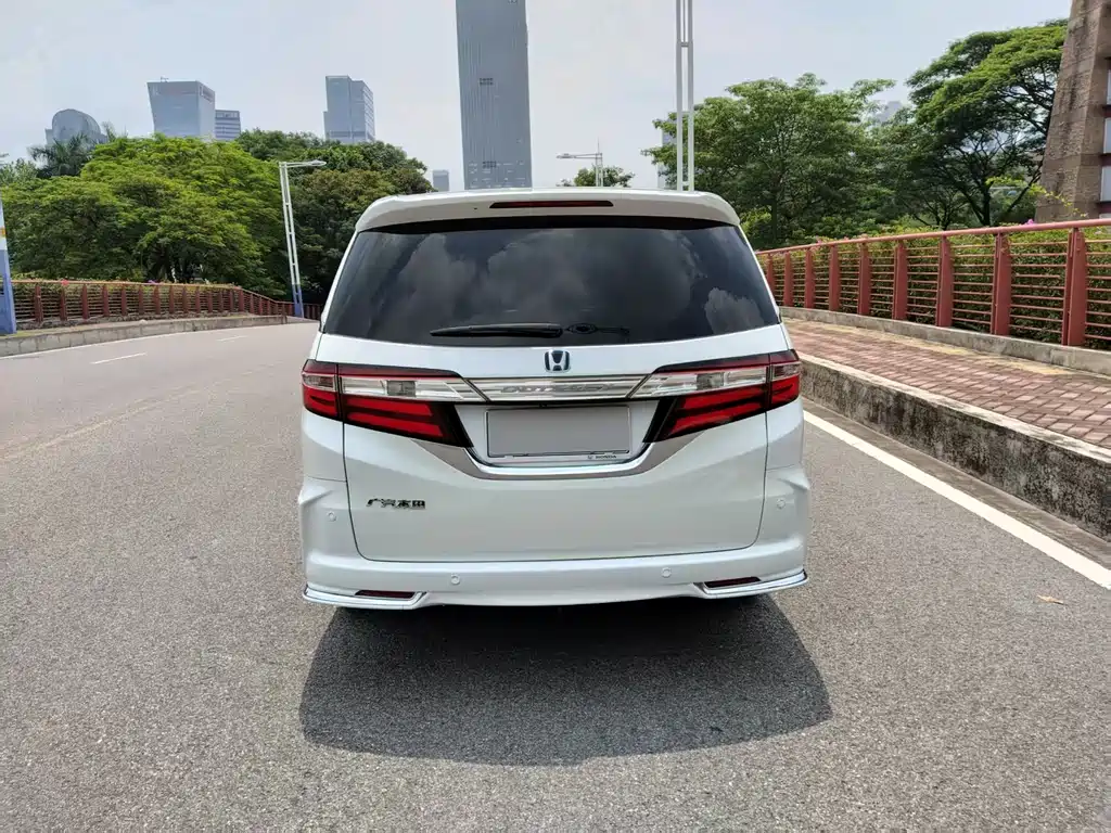 Honda Odyssey 2015 — фото 12