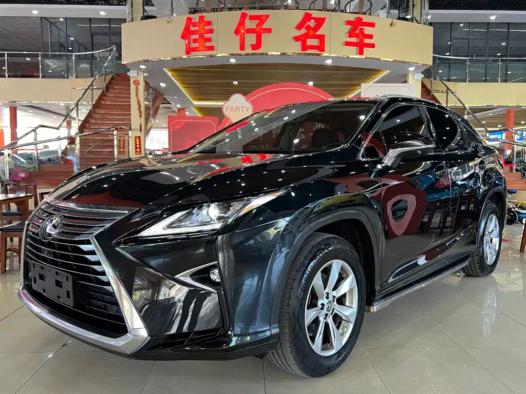 Lexus RX 2018 — фото 1