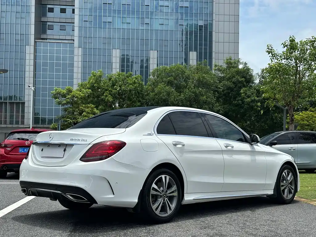 Mercedes-Benz C-Class 2019 — фото 13