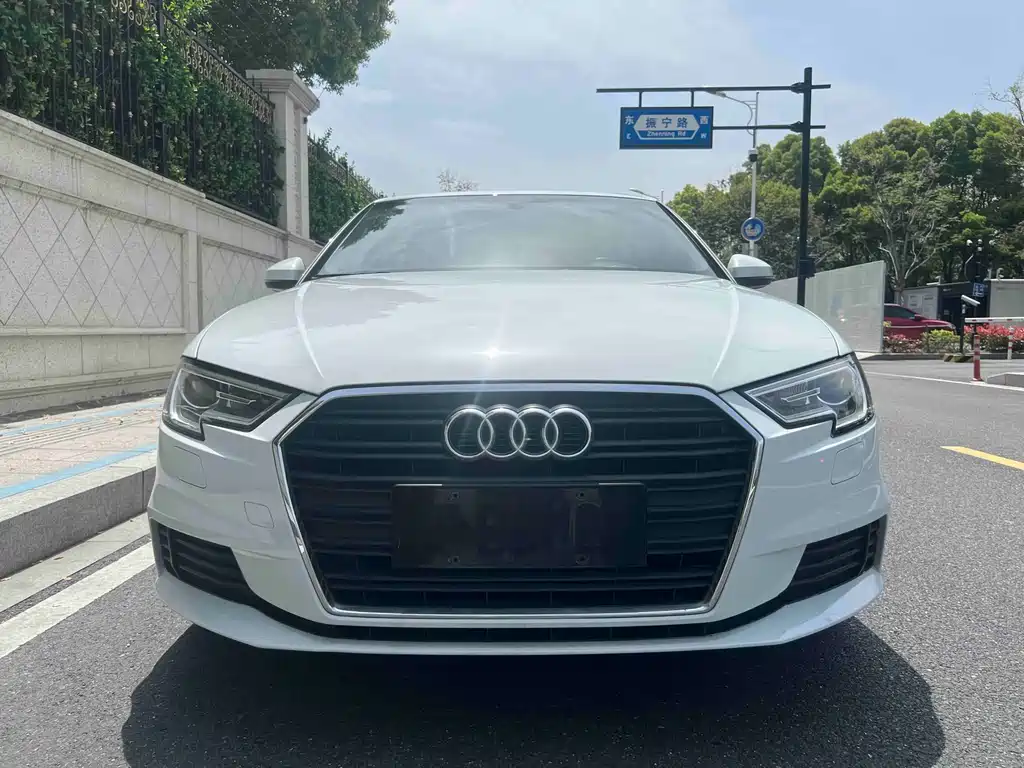 Audi A3 2018 — фото 2