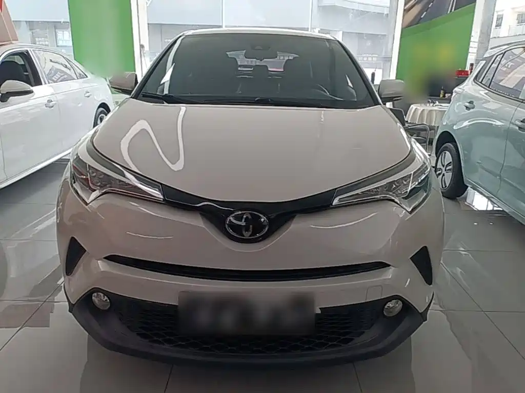 Toyota C-HR 2020 — фото 3