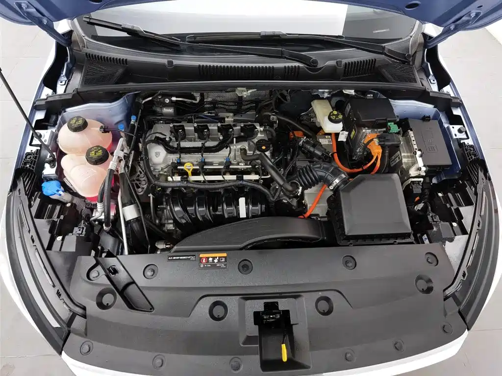 Geely Emgrand Methanol 2023 — фото 6