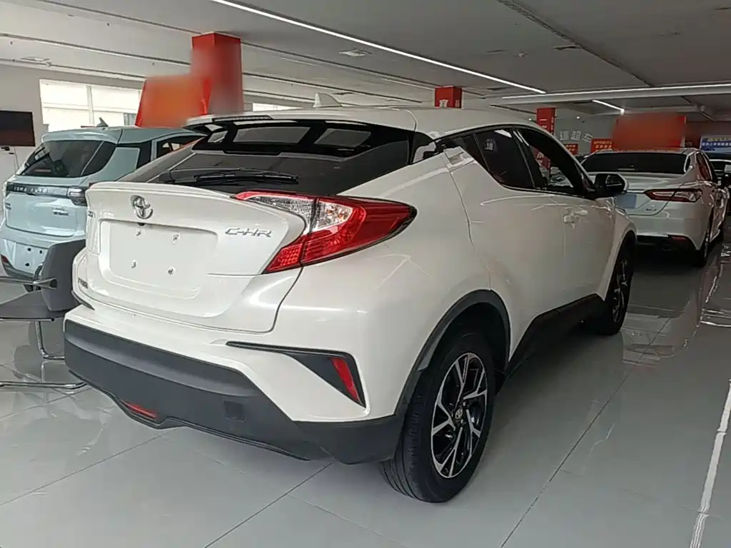 Toyota C-HR 2020 — фото 7