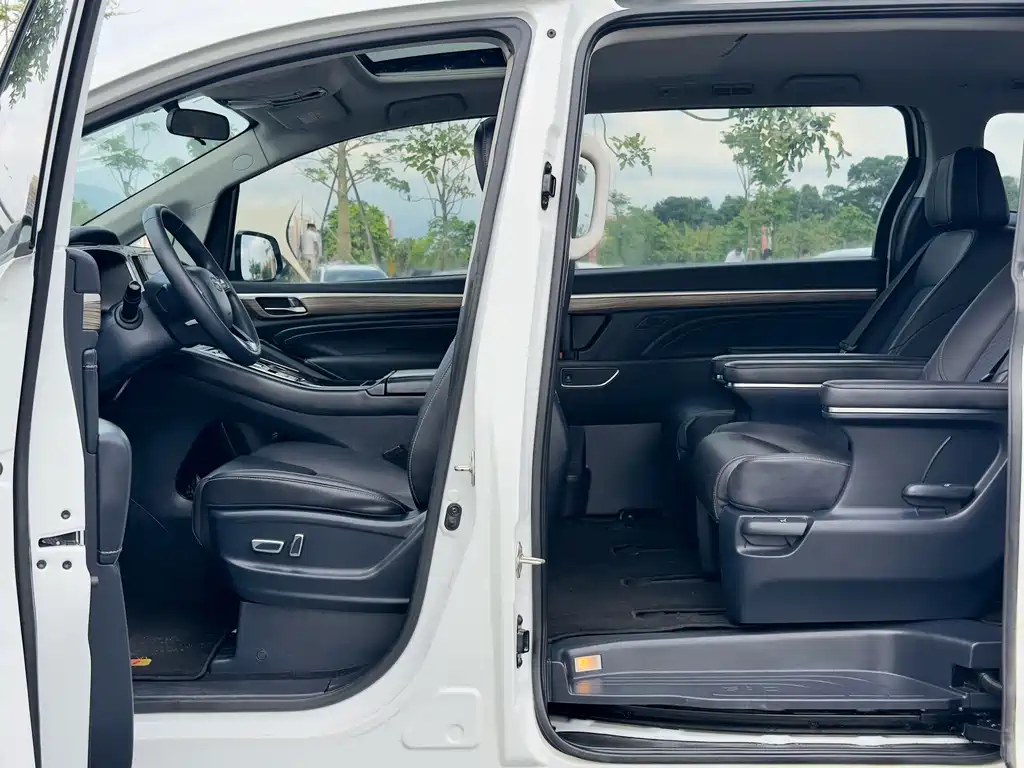 GAC Trumpchi M8 2024 — фото 10