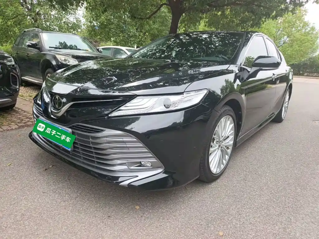 Toyota Camry 2021 — фото 1