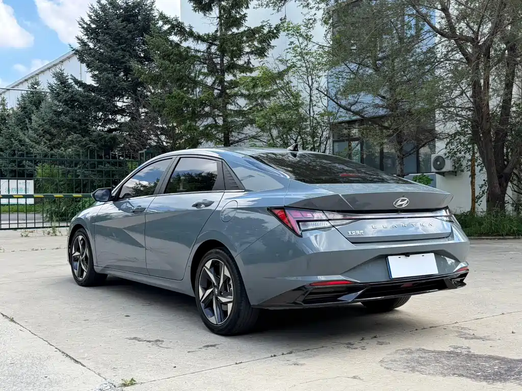 Hyundai Elantra 2023