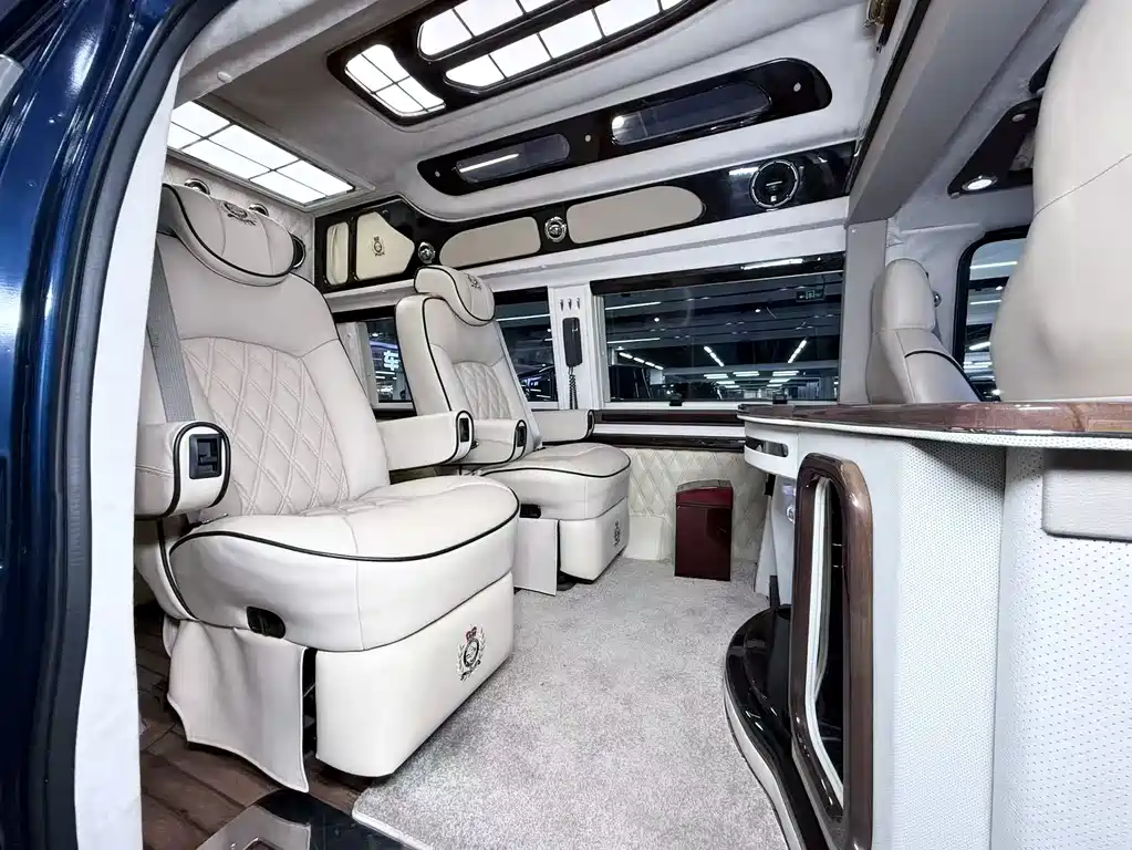 Ford E350 2015 — фото 13