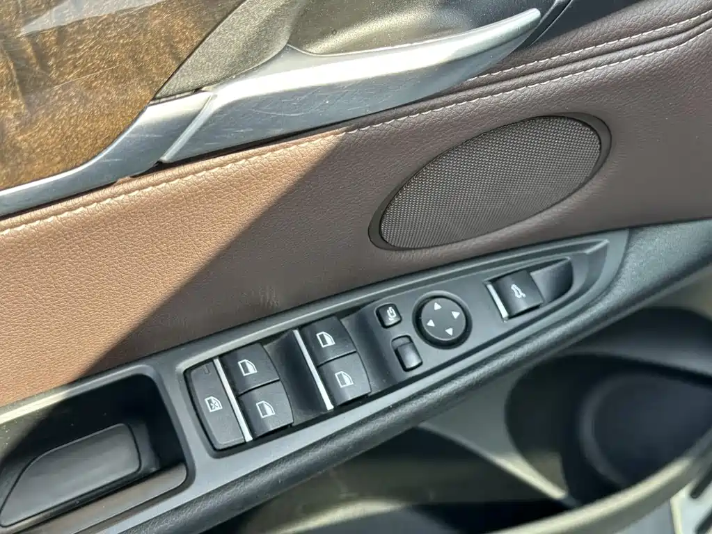 BMW X5 2018 — фото 11
