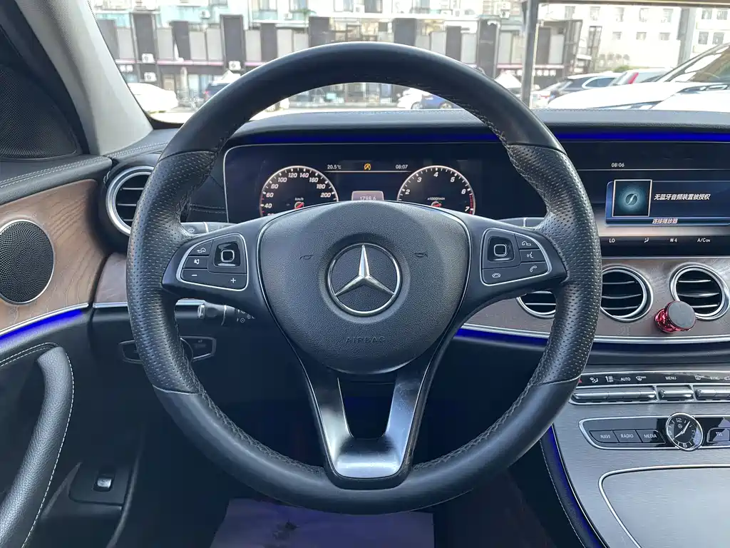 Mercedes-Benz E-Class 2017 — фото 12
