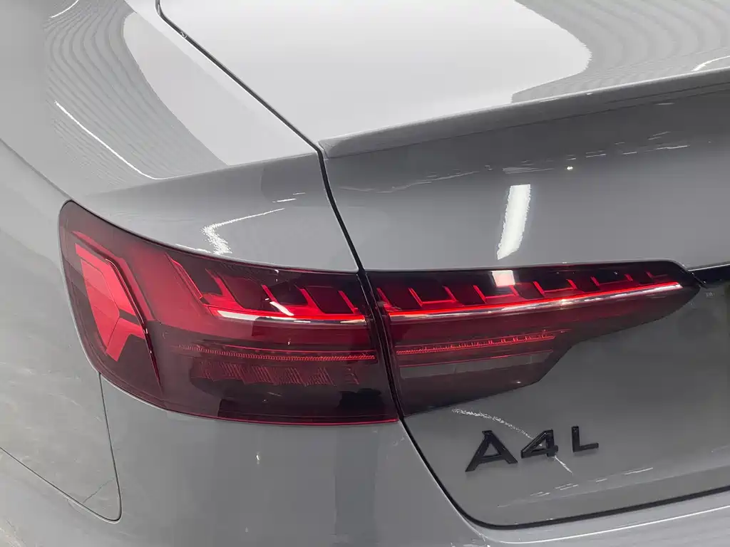 Audi A4L 2025 — фото 20