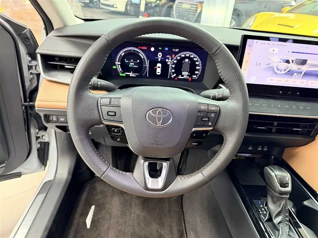 Toyota Camry 2024 — фото 15