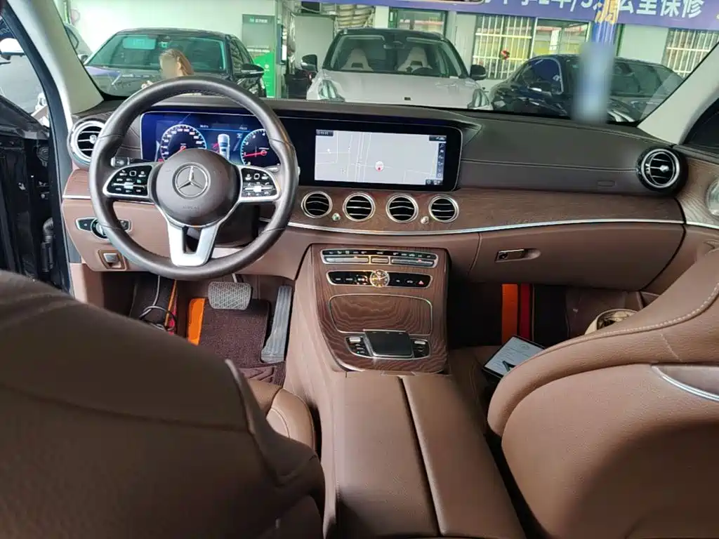 Mercedes-Benz E-Class 2019 — фото 10
