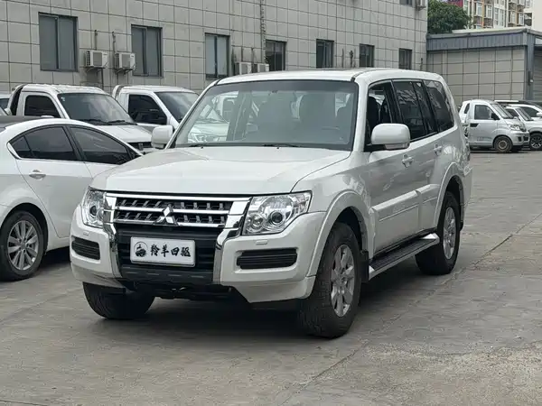 Mitsubishi Pajero 2017