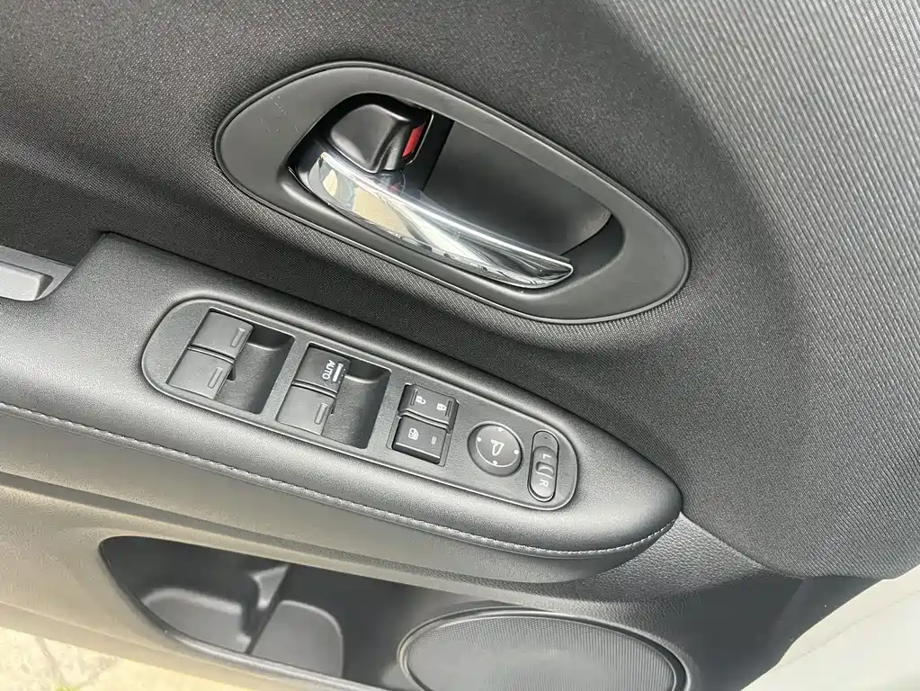 Honda Vezel 2022 — фото 10