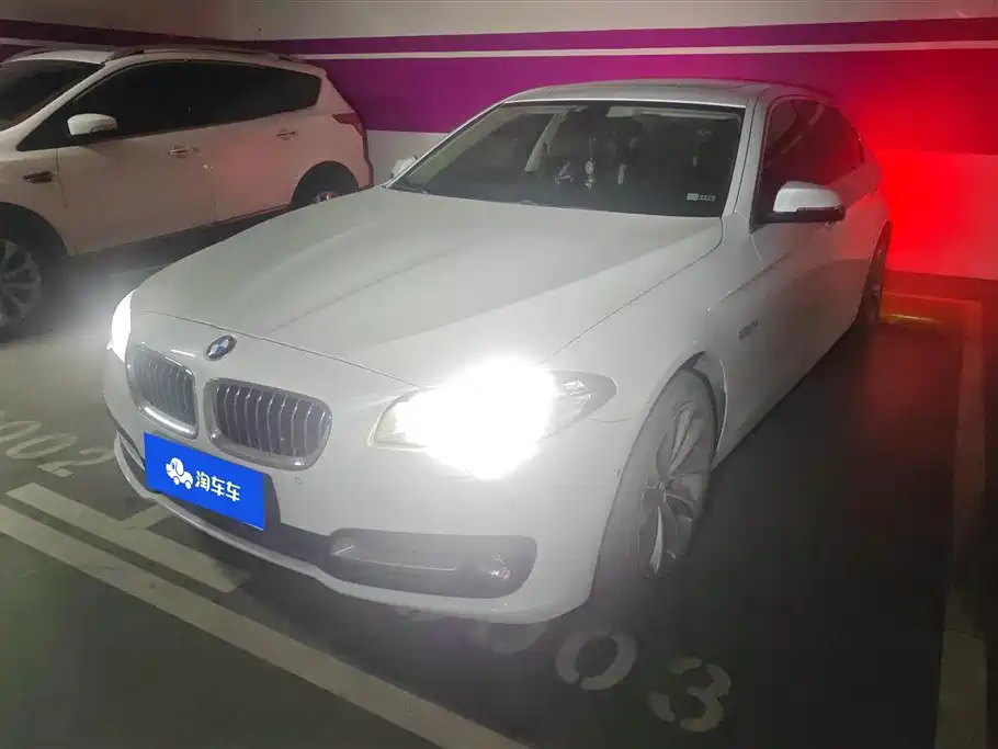 BMW 5 Series 2017 — фото 1