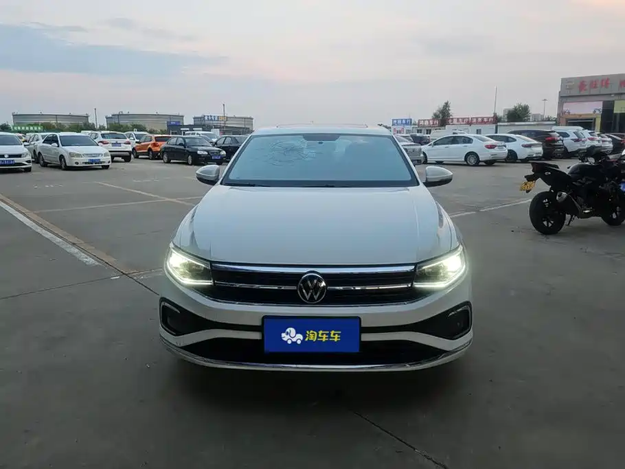 Volkswagen Bora 2023