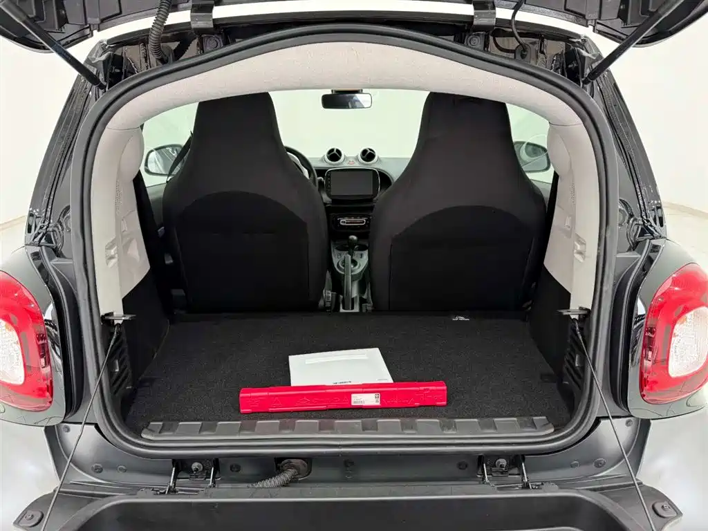 smart Fortwo 2018 — фото 14