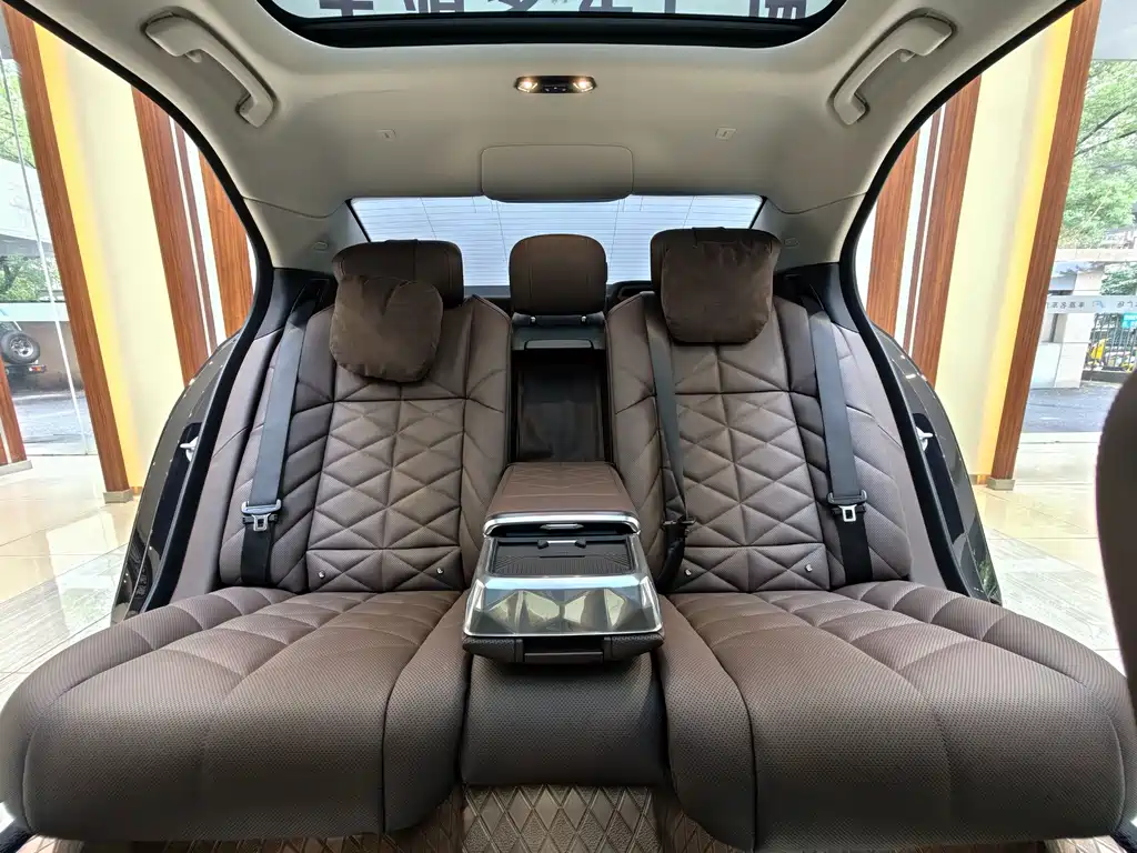 BMW 7 Series 2024 — фото 13