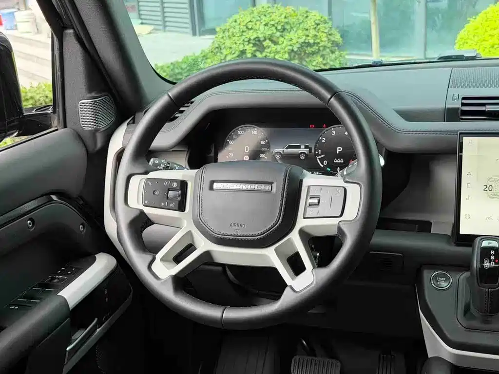 Land Rover Defender 2024 — фото 11