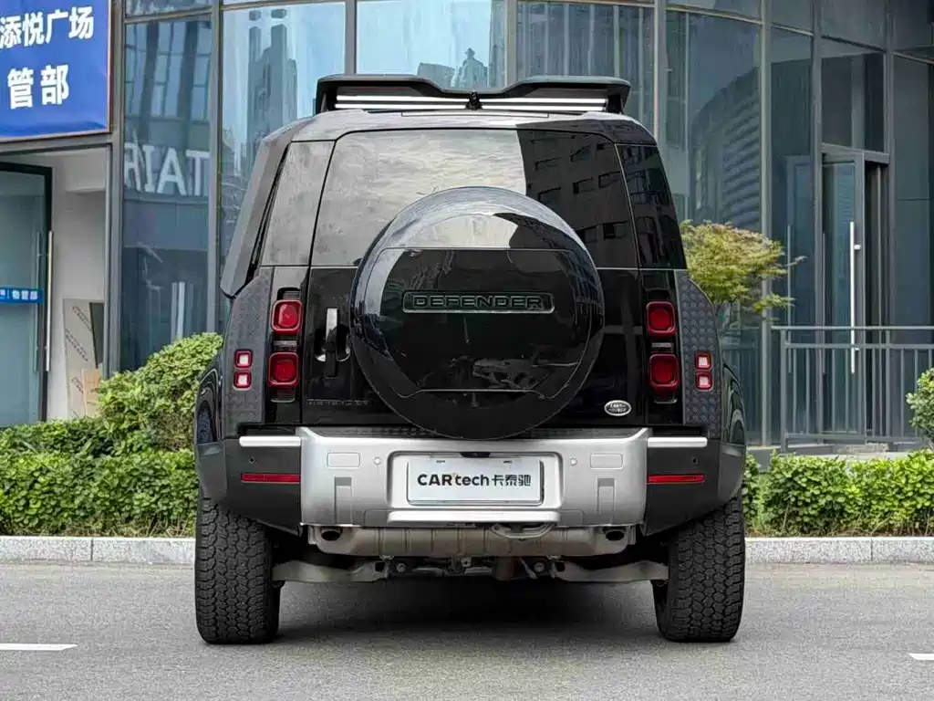 Land Rover Defender 2024 — фото 3