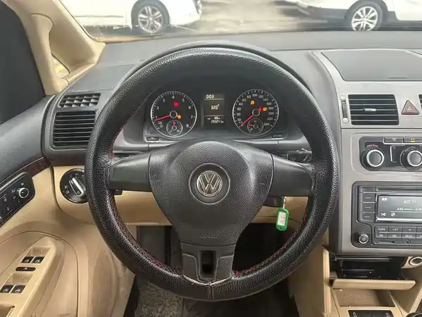 Volkswagen Touran 2014