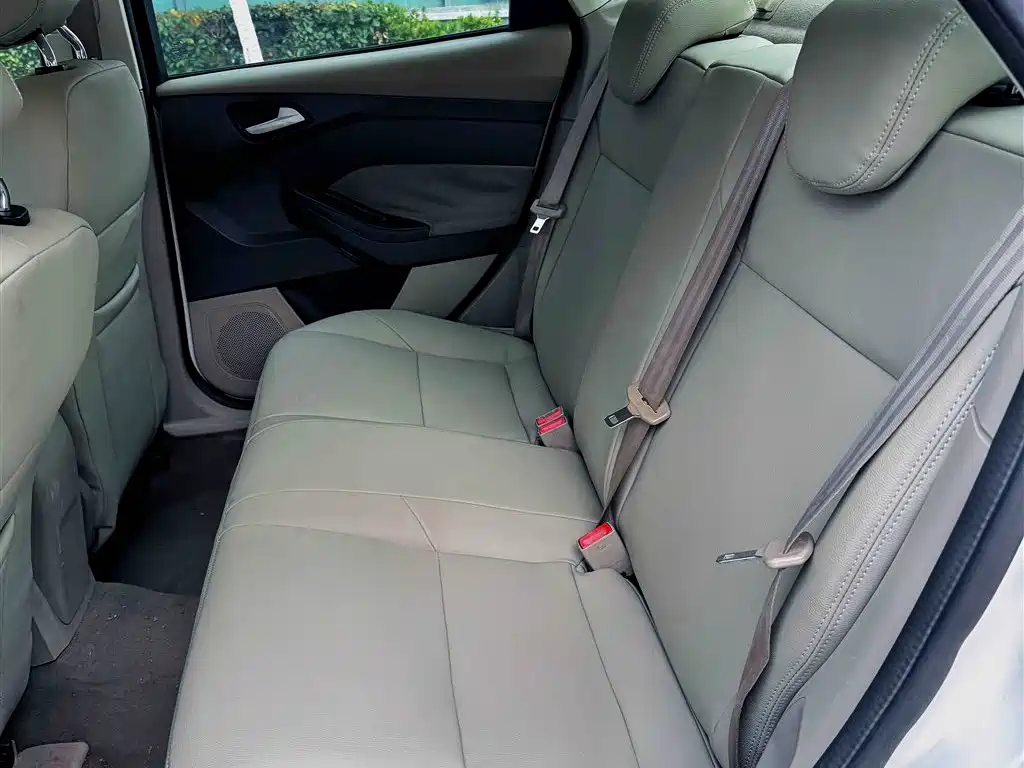 Ford Focus 2015 — фото 6