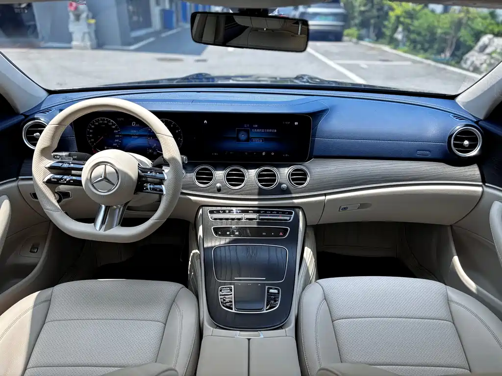 Mercedes-Benz E-Class 2022 — фото 9