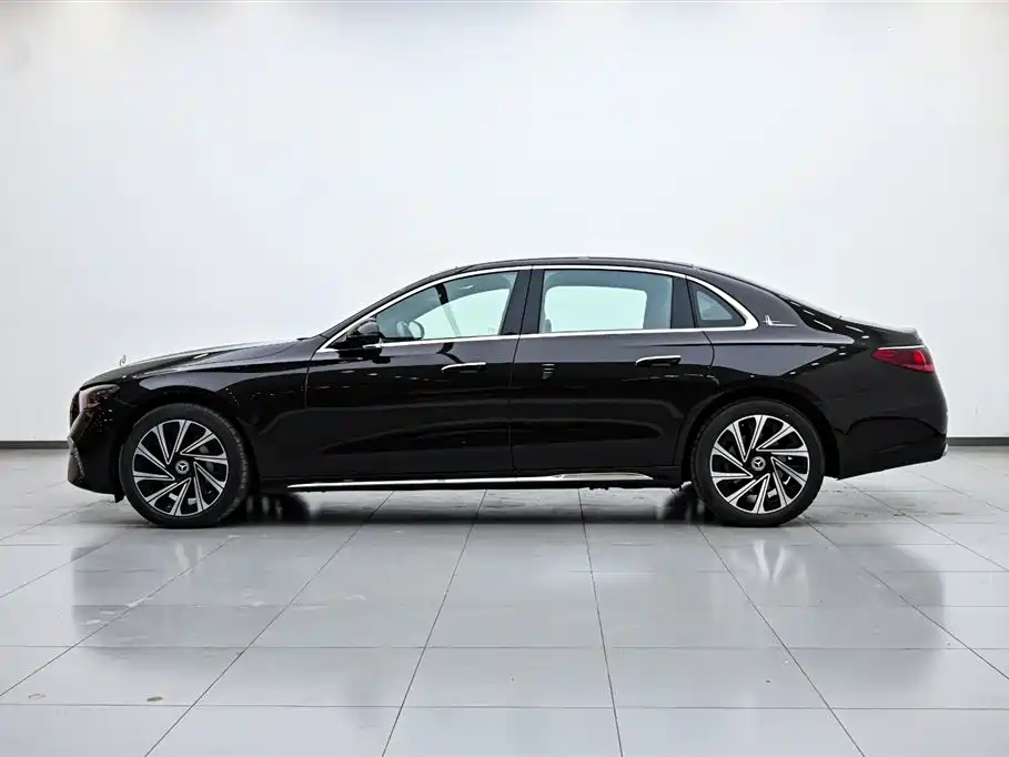 Mercedes-Benz E-Class 2024