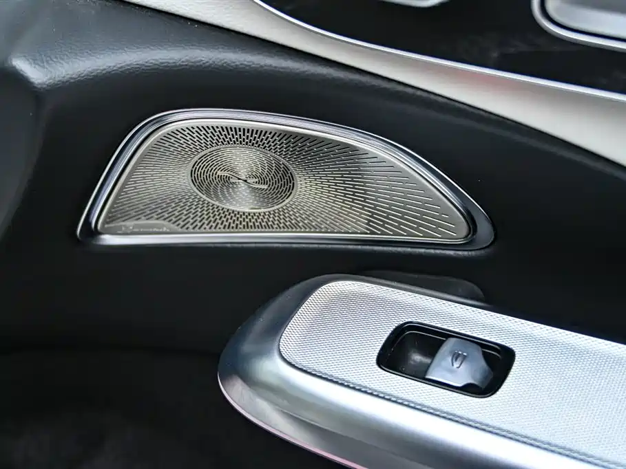 Mercedes-Benz E-Class 2024 — фото 29