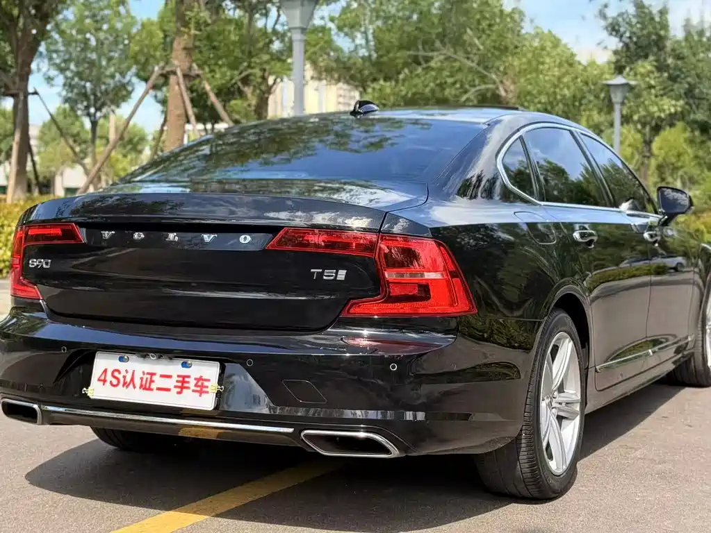 Volvo S90 2019 — фото 15