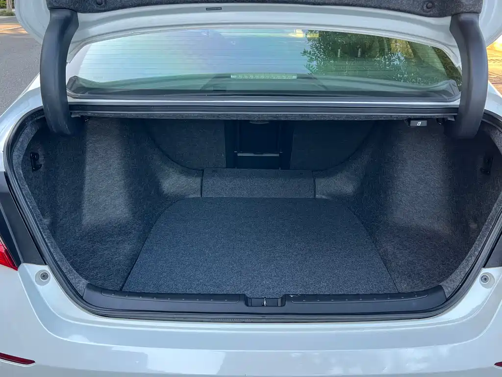 Honda Accord 2019 — фото 18