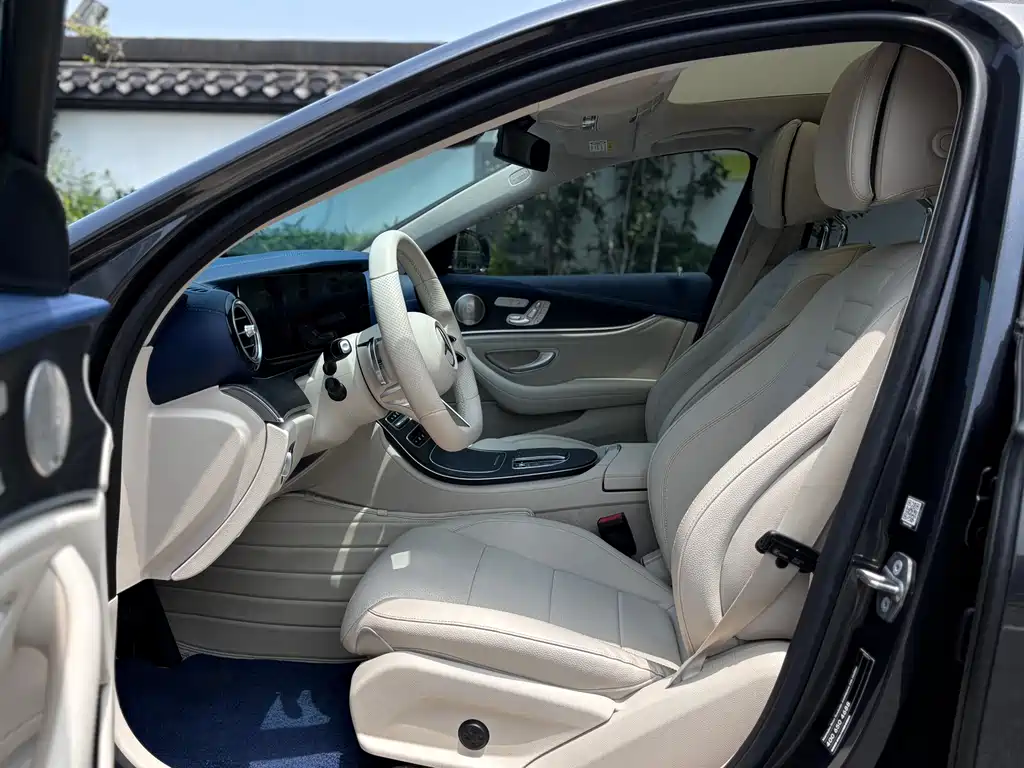 Mercedes-Benz E-Class 2022 — фото 11