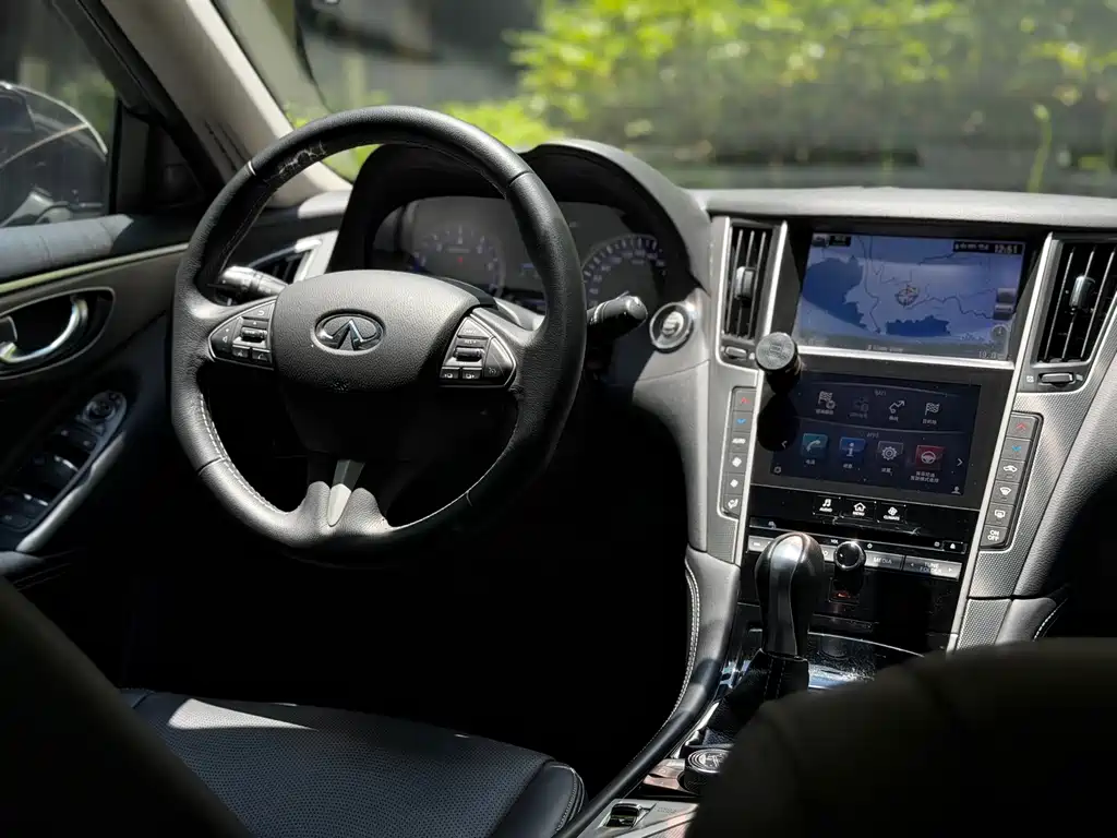 Infiniti Q50L 2015 — фото 10