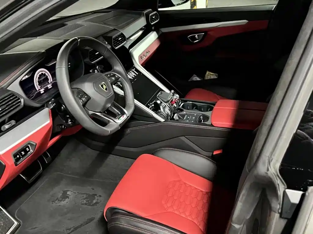 Lamborghini Urus 2021