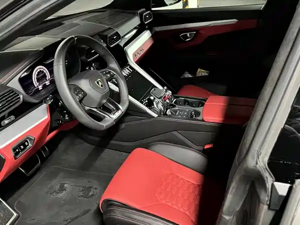 Lamborghini Urus 2021